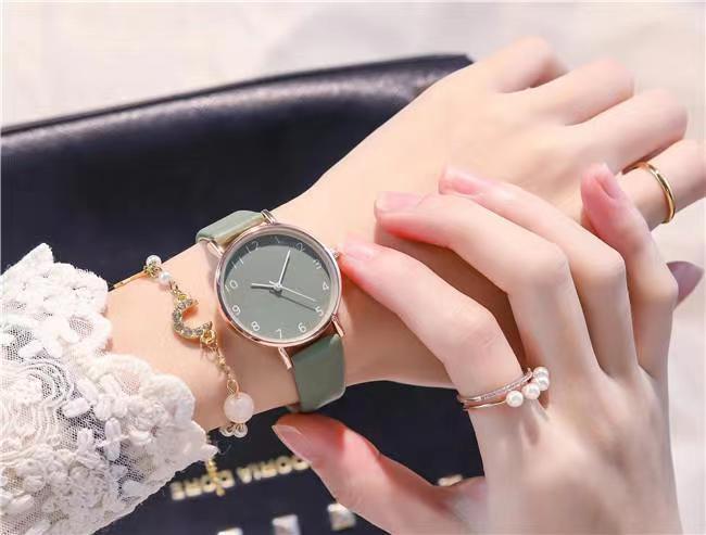 OMNIWATCHES 7895 Quartz Wristwatch