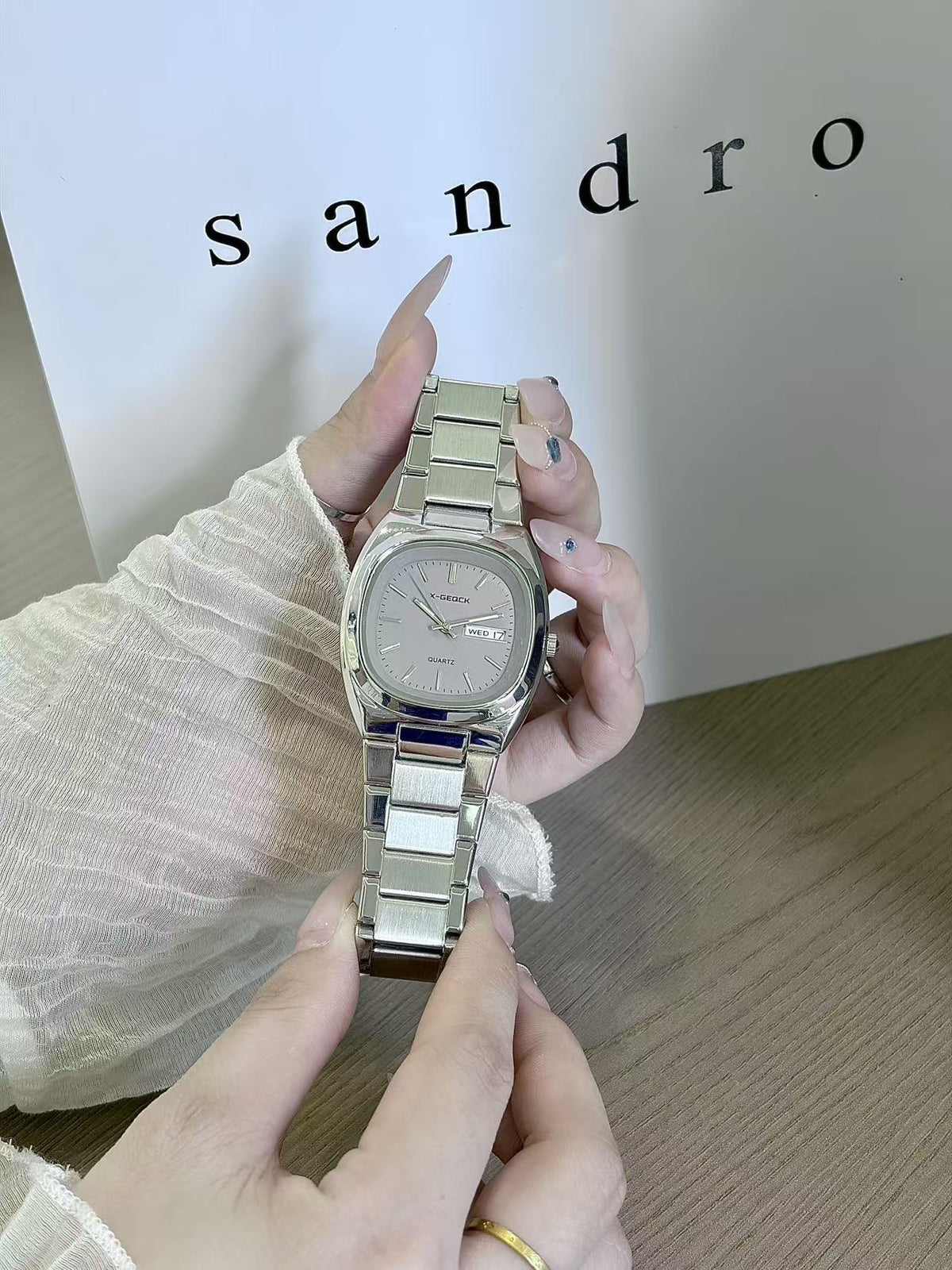 X-GEQCK 1139 Women's Casual Quartz Wrist Watch