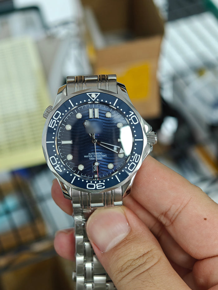 004 blue seamaster dual crown