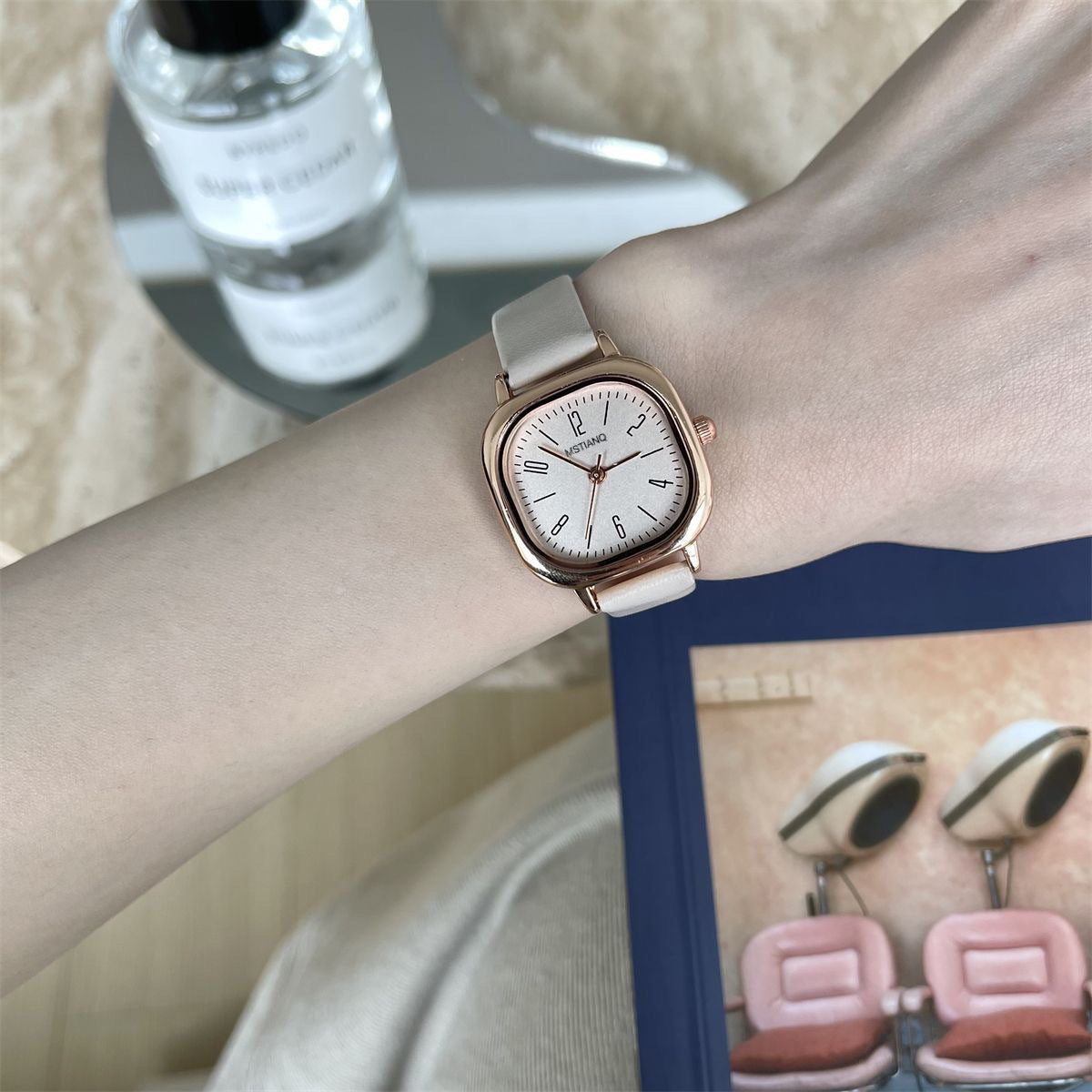 Mstianq 1112 Antique Style Women's Quartz Watch