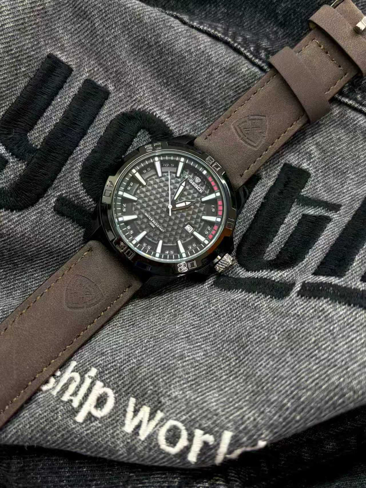 X-GEQCK 1106 Men's retro Quartz Wrist Watch