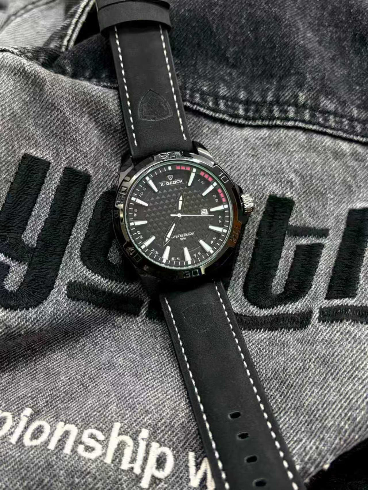 X-GEQCK 1106 Men's retro Quartz Wrist Watch