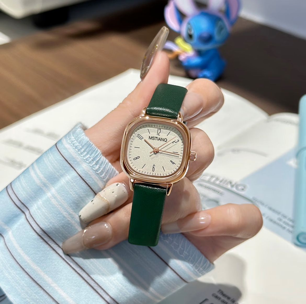 MSTIANQ 1105 Ladies Nostalgic Quartz Wrist Watch