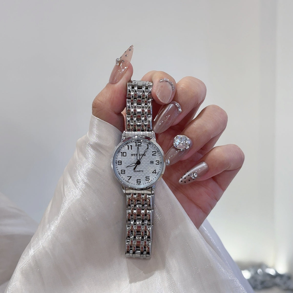 MSTIANQ 1101 Women's Quartz Watch