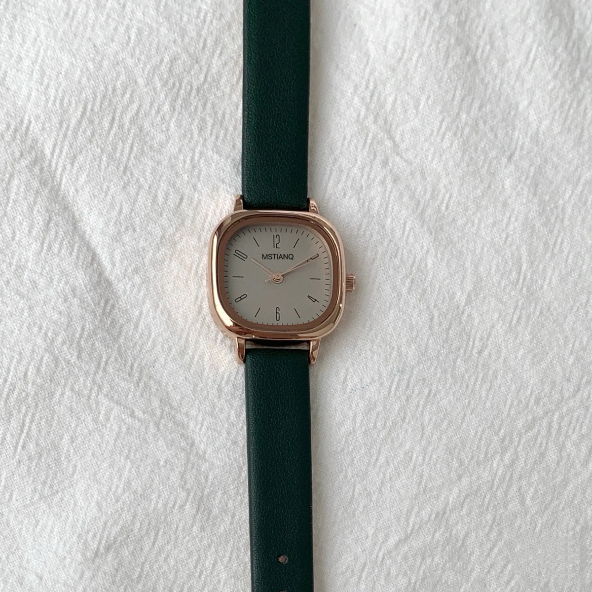 MSTIANQ 1105 Ladies Nostalgic Quartz Wrist Watch